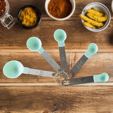 Stainless Steel and Plastics Measuring Spoon (Set of 5 Pc)